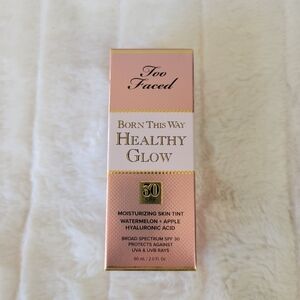 TOO FACED // born this way healthy glow hyaluronic acid skin tint vanilla spf 30